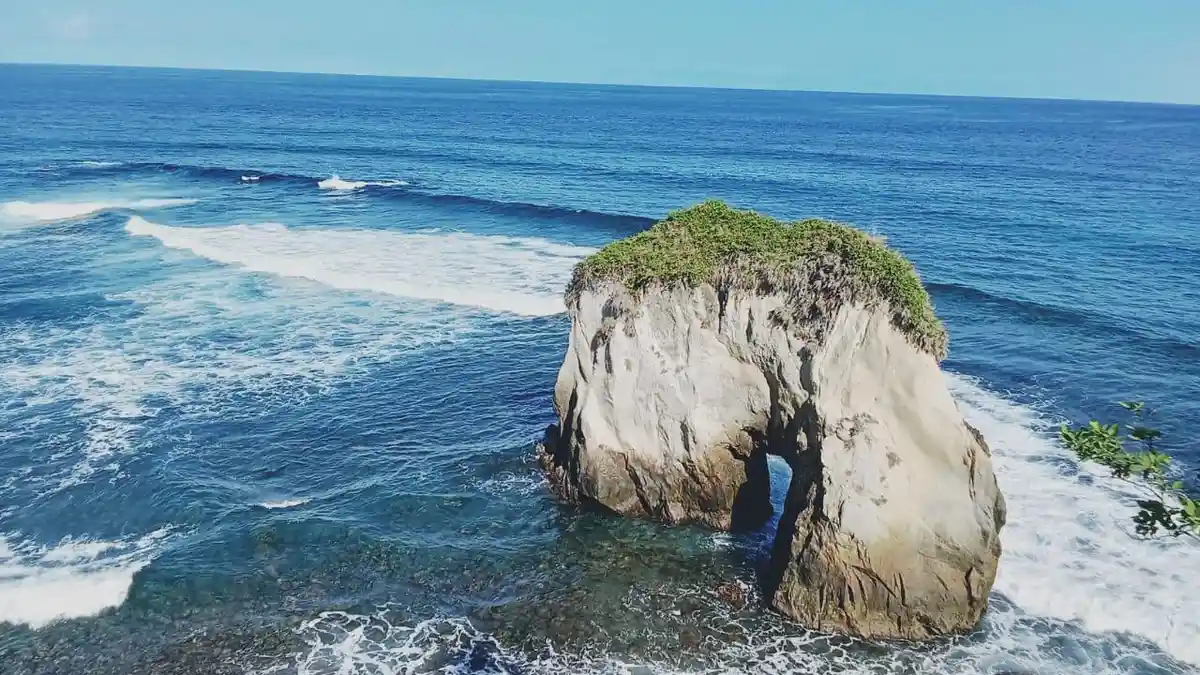 Rekomendasi Wisata Gurabala Pulau Hiri Ternate,  Tempat  Asyik  Mengisi Liburan Tahun  Baru