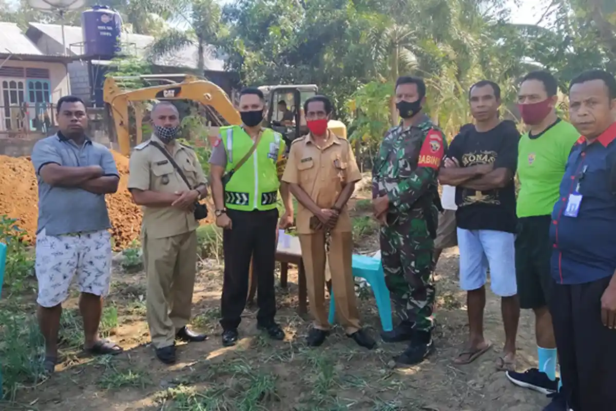 Warga di Maulafa Kupang Inisiatif Buka Jalan Swadaya