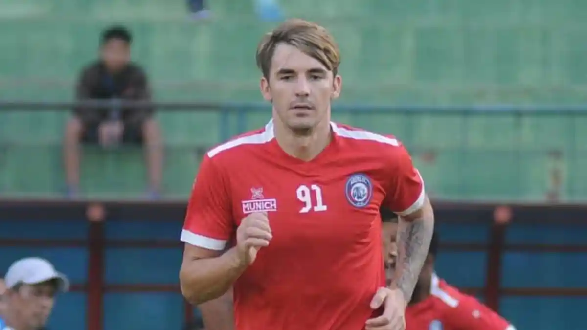 Milomir Seslija Ungkap Alasan Pavel Smolyachenko Tak Kunjung Debut Bersama Arema FC hingga Kini