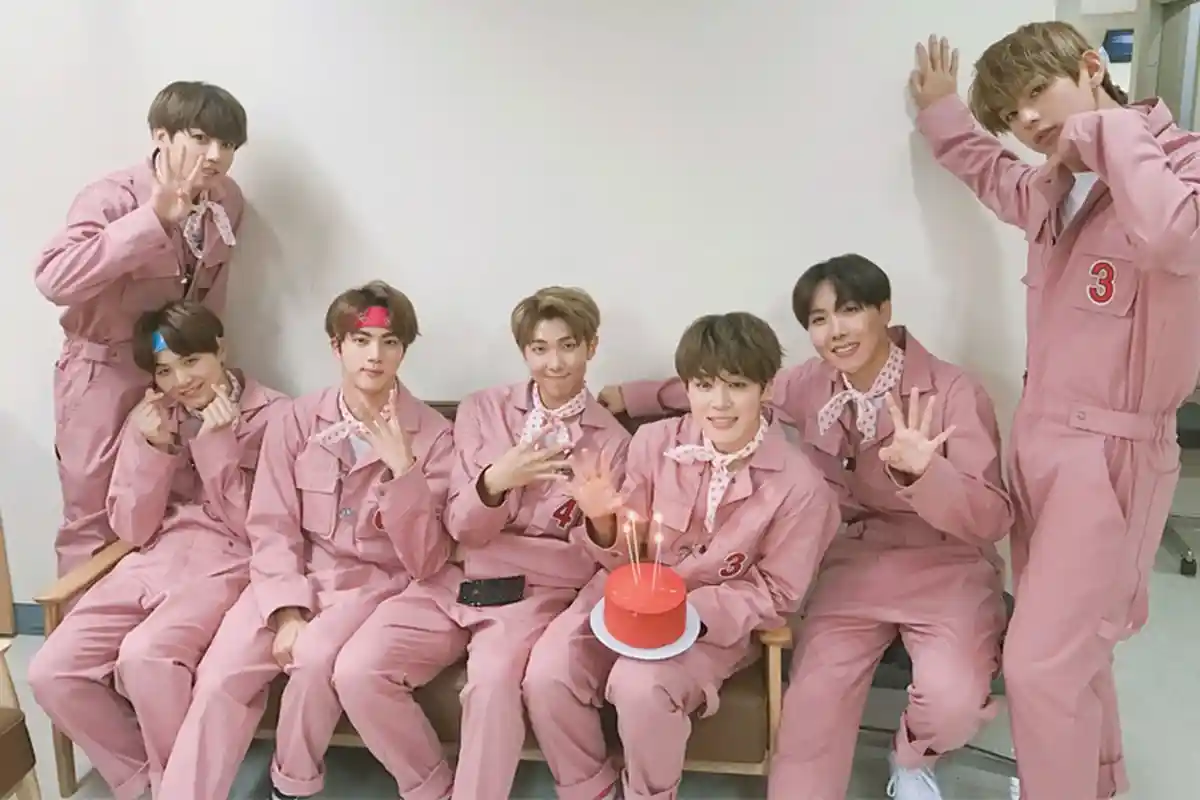 Lagu BTS yang Cocok Didengar Berdasarkan Zodiak Kamu, Mewakili Perasaan Hati Banget!