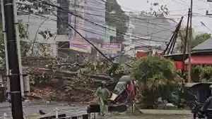 JARINGAN-TELEKOMUNIKASI-Sejumlah-kabel-listrik-dan.jpg