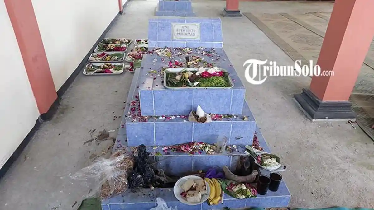 Makam Tua di Lereng Gunung Merbabu, Konon Dijaga Macan Putih dan Kakek-kakek, Ada Gamelan Gaib