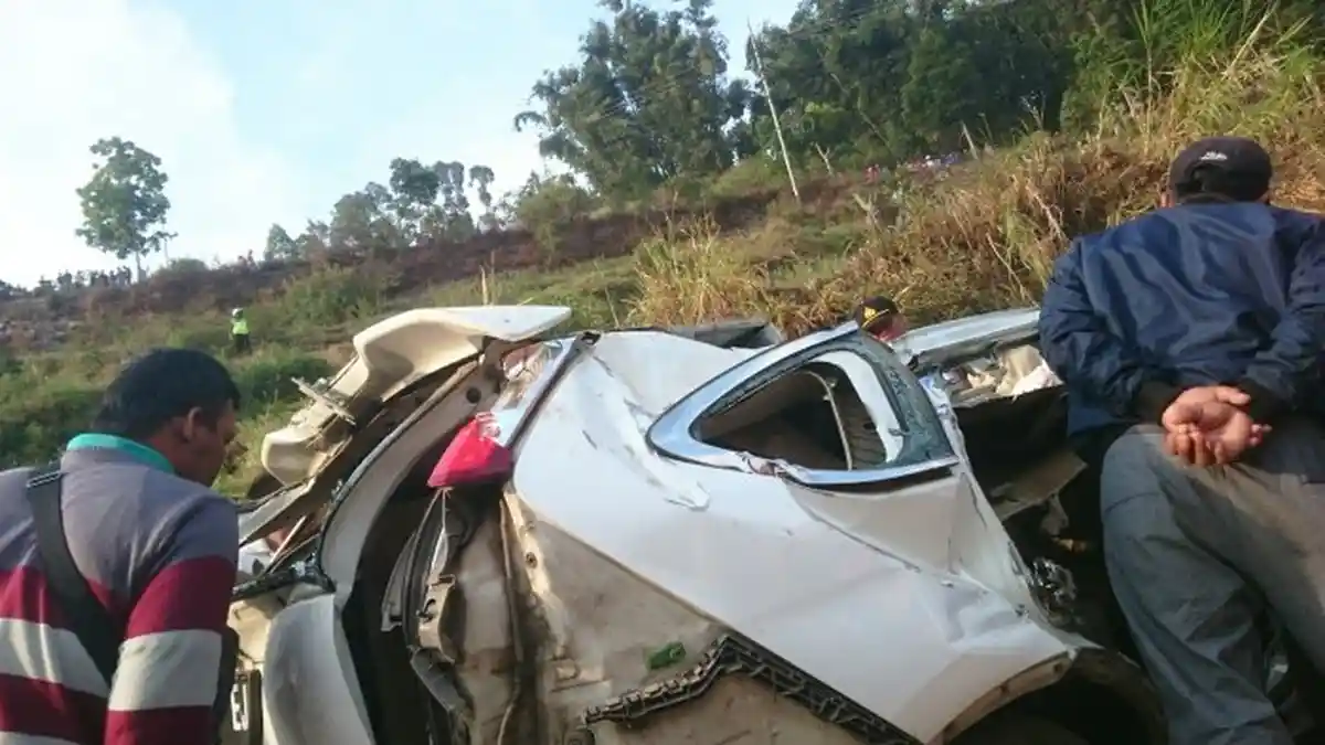 Mobil CRV Terjun ke Jurang, Pengemudi yang Berprofesi Sebagai Model Kritis