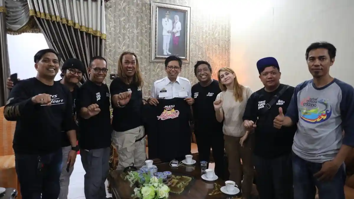 Wabup Bulukumba Sambut Tim Tour Maxi Yamaha Adventure 2019 with Tribun Timur