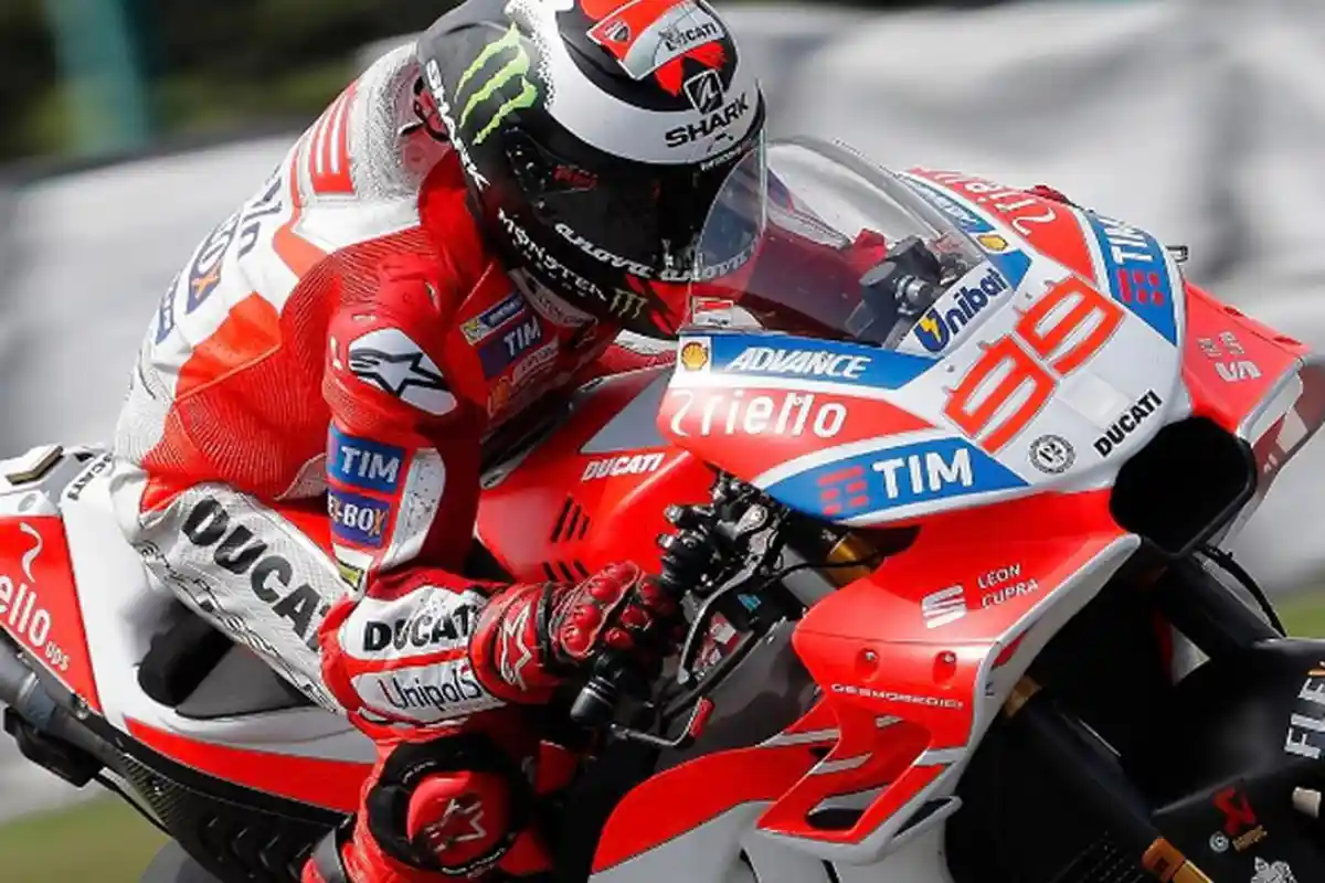 Ducati Gunakan Fairing Baru, Tapi Berbeda Bentuk di Motor Petrucci dan Lorenzo
