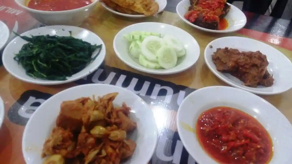 Pencinta Rasa Asin Pedas Bakal Dimanjakan di RM Gumarang Jaya