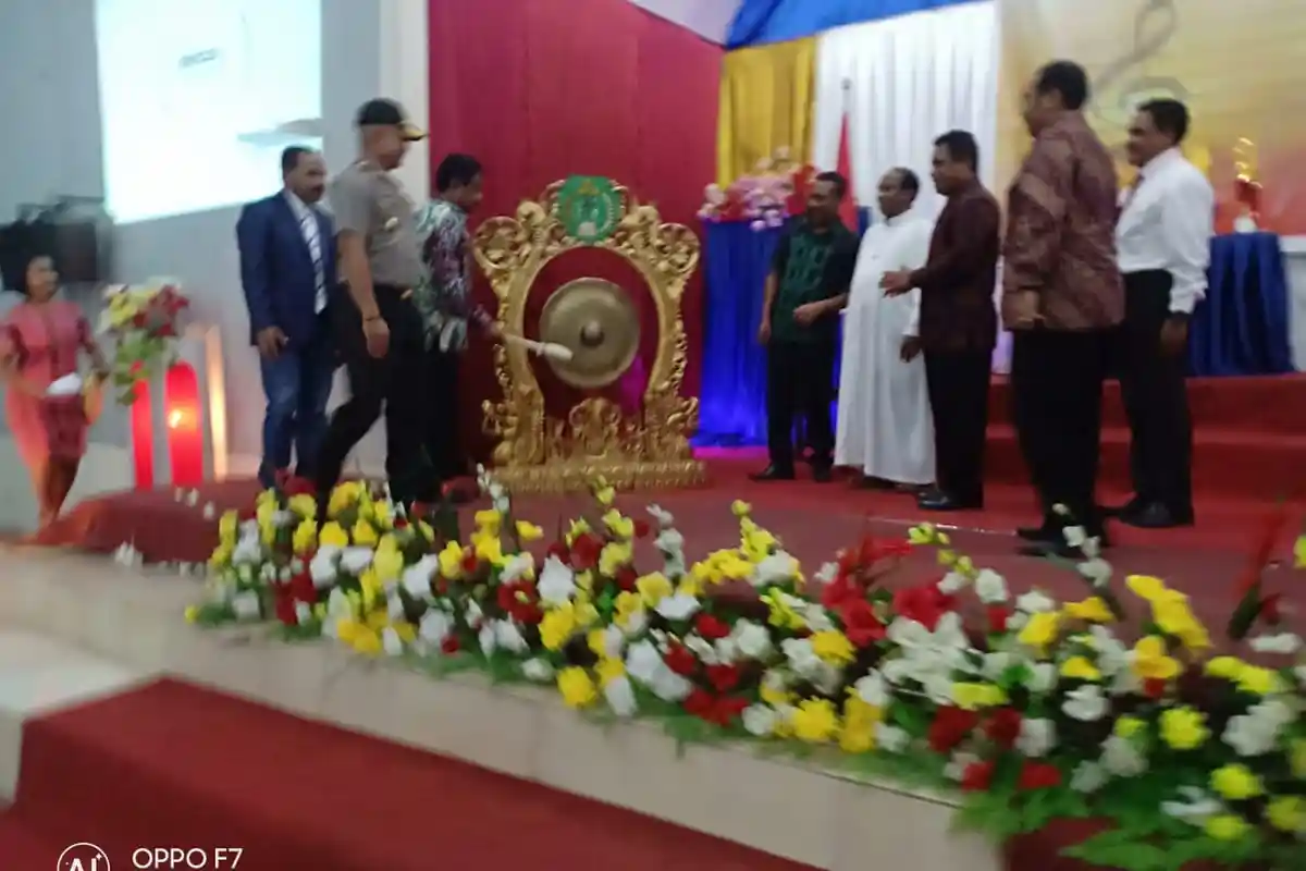 Romo Vikep Bajawa Tutup Kegiatan Pesparani di Ngada Diawali dengan Pantun, Simak Liputannya