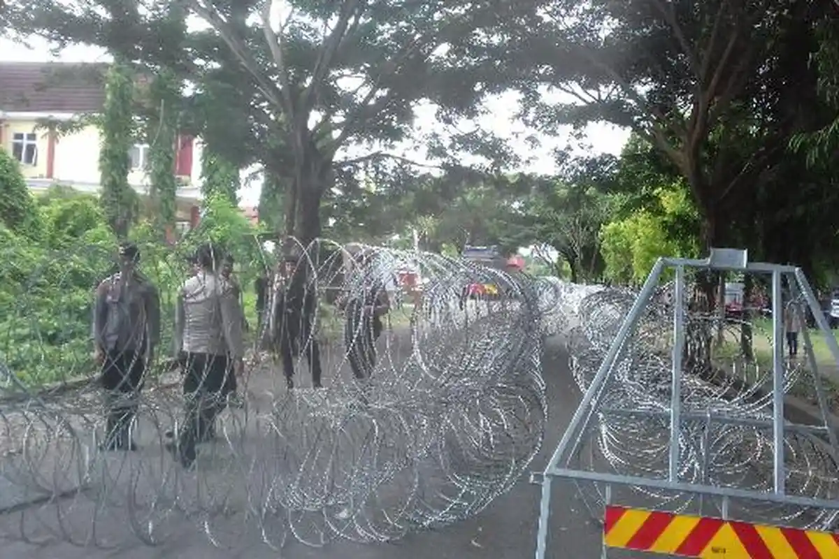 Jelang Pleno Berkas Buhari-Wahyu, Begini Suasana di Kantor KPU Luwu
