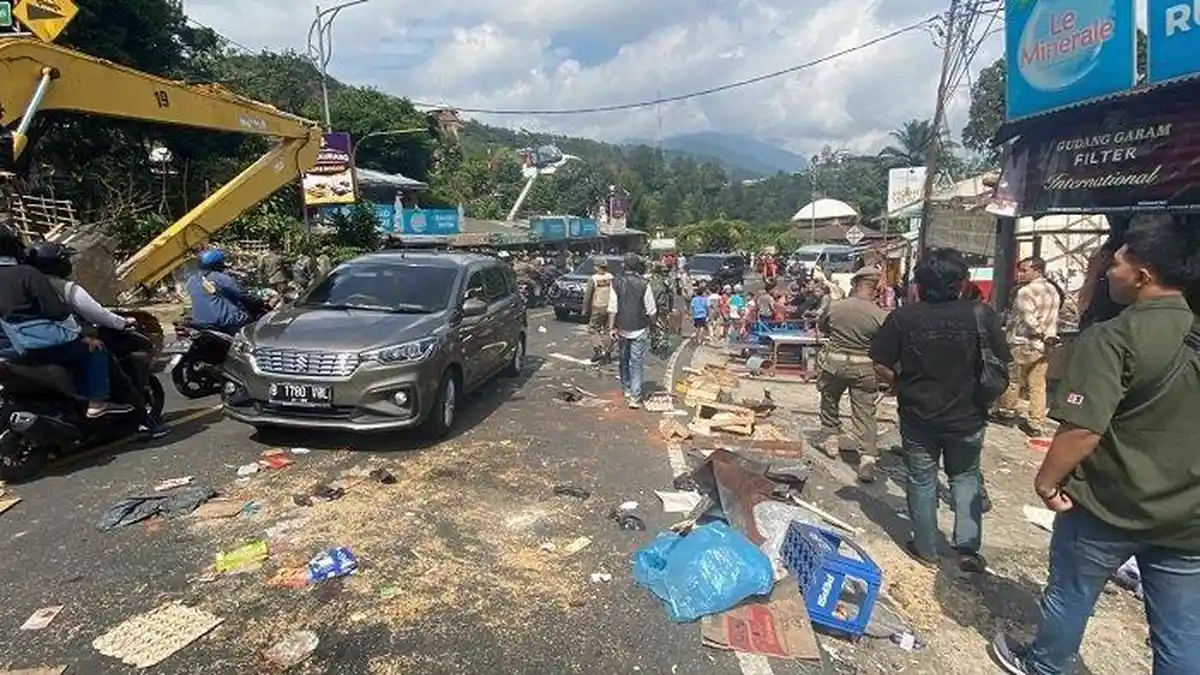Isak Tangis Serta Amarah Warga Warnai Penertiban PKL di Puncak Hingga Ancam Golput di Pilkada
