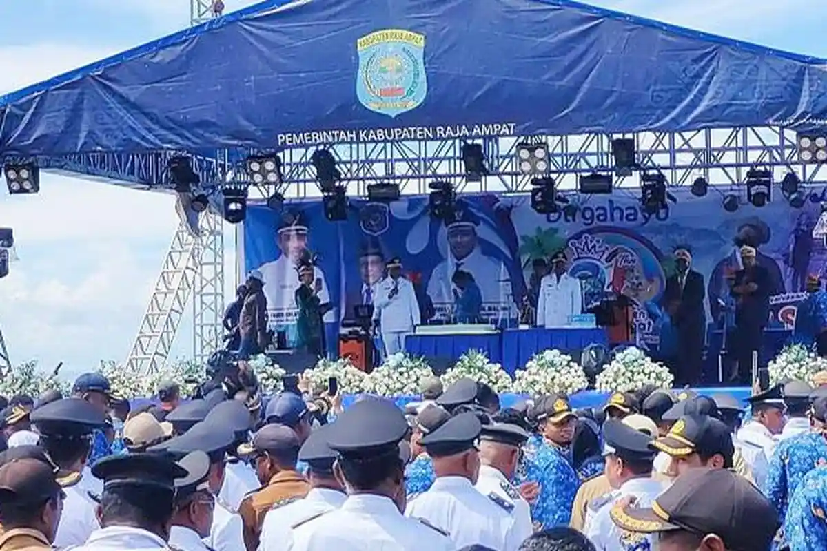 Di Akhir Masa Jabatan, Bupati dan Wakil Bupati Raja Ampat Berhasil Menekan Angka Pengangguran