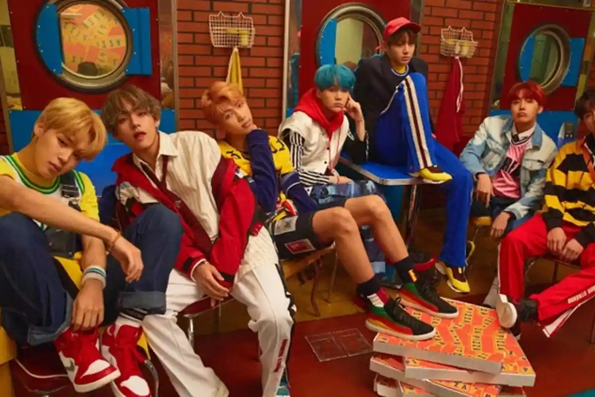 6 Lagu Kece Hasil Kolaborasi BTS dengan Deretan Musisi Mancanegara, Sudah Dengerin yang Mana Aja?