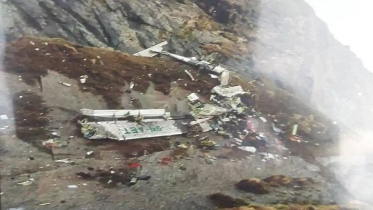 Pesawat Tabrak Gunung di Himalaya, 22 Penumpang dan Kru Tewas, Evakuasi Terkendala Cuaca Buruk