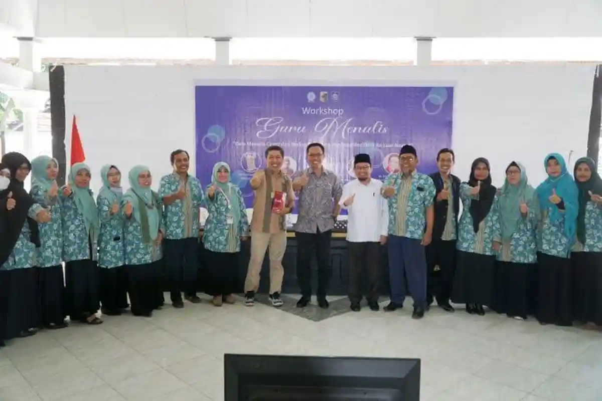 Buka Workshop Guru Menulis, Sekda Lombok Timur Tekankan Pentingnya Literasi