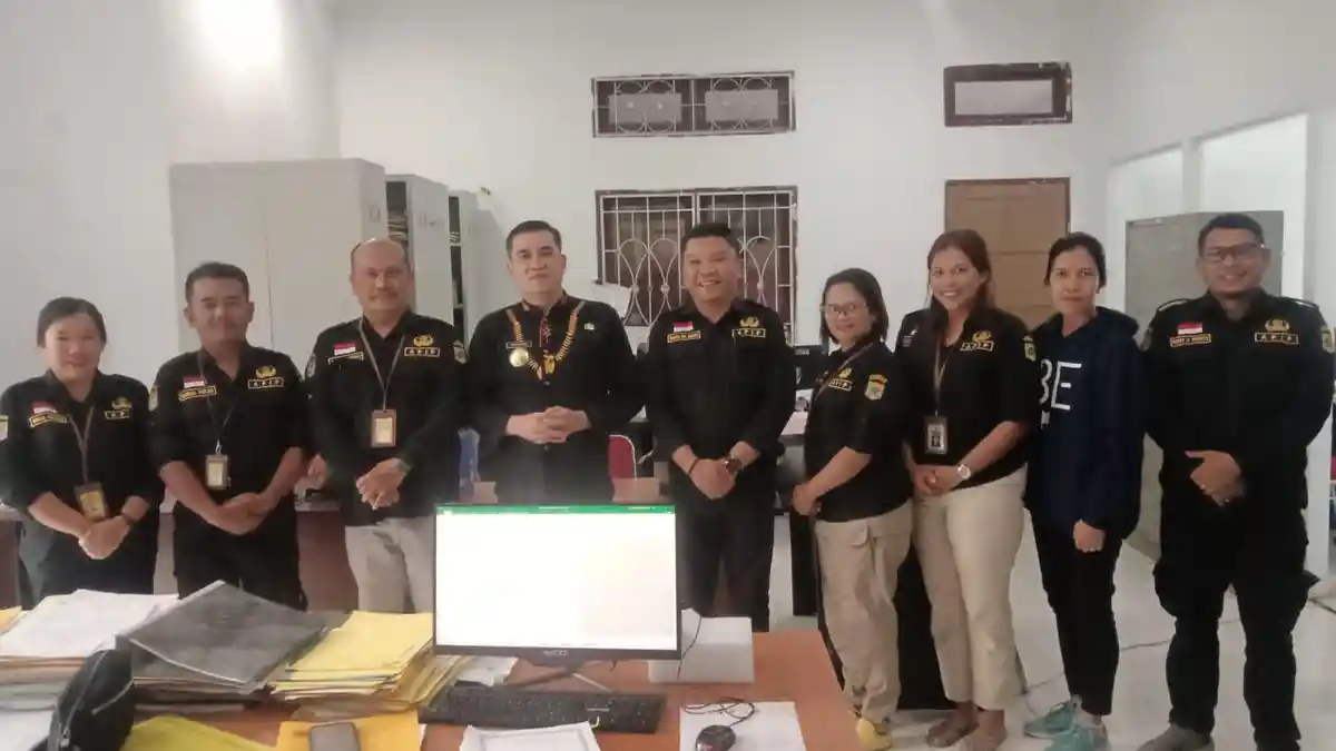 Pastikan Kehadiran dan Pelayanan Berjalan dengan Baik, Pjs Bupati Naslindo Sirait Cek Kantor OPD