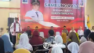Bupati-Klaten-Hamenang-Wajar-Ismoyo-saat-hadir-di-Sambung-Rasa-di-Desa-Ceporan.jpg