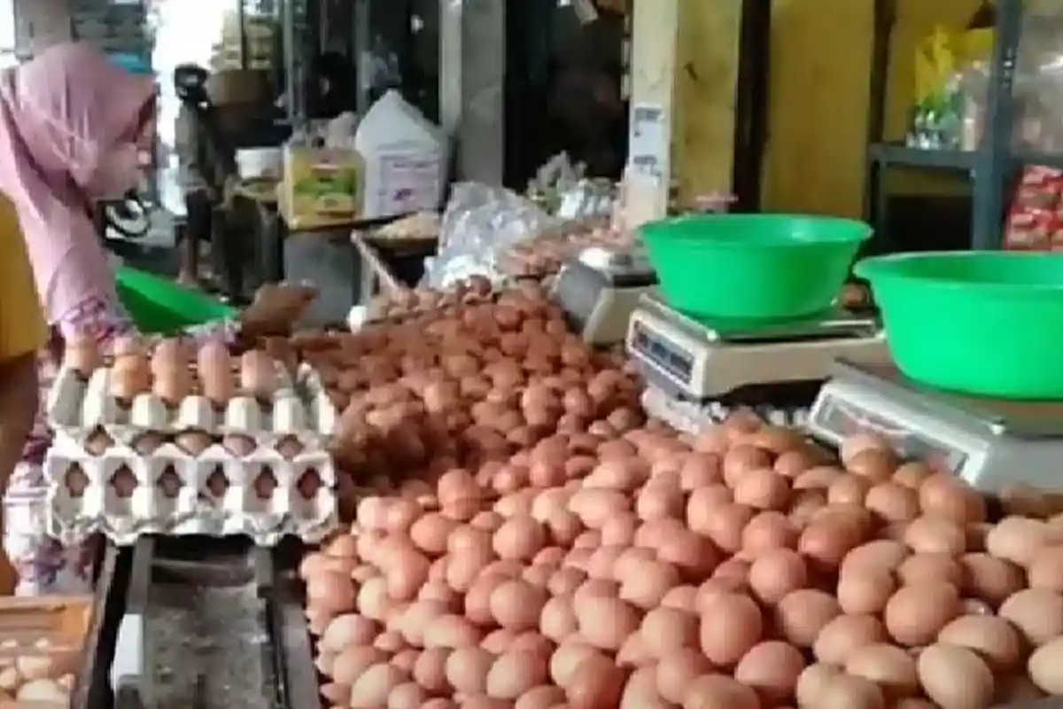 Saat Banyak Ibu-ibu Murka di Akhir Tahun Gara-gara Harga Telur, Ayam hingga Minyak Goreng Pada Naik