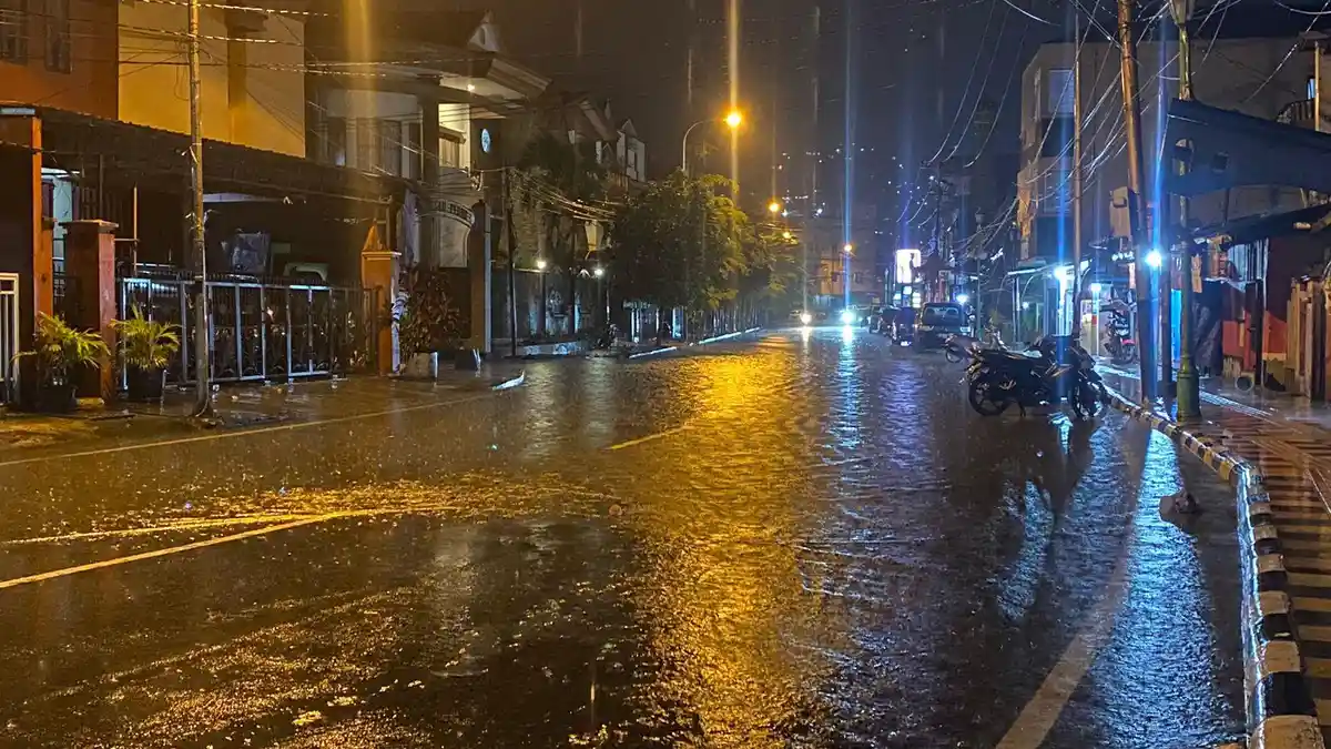 Hujan Lebat, Beberapa Ruas Jalan Utama di Ambon Tergenang Air