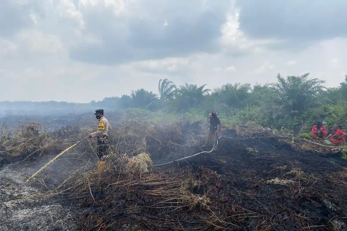 Siaga Karhutla, Polres Maybrat Mulai Padamkan Sejumlah Titik Api