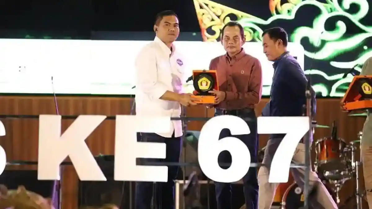 Sosok Bos Rokok HS yang Kecelakaan Bersama Istri, Dapat Penghargaan ...