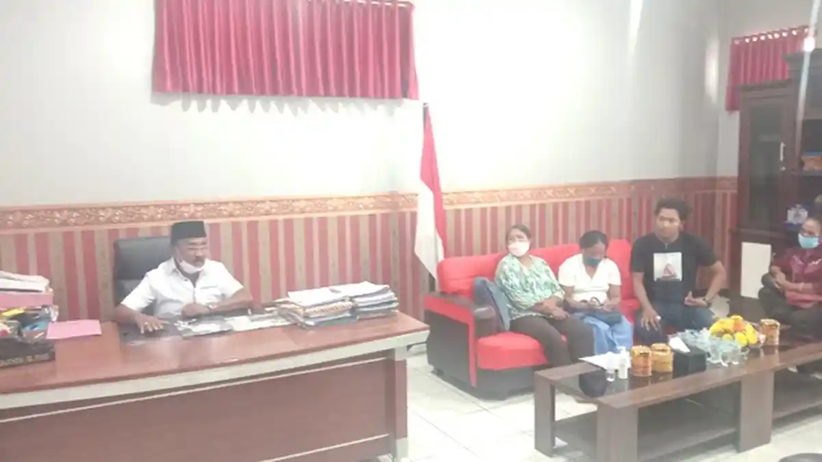 Ketua DPRD Kota Kupang Terima Korban Seroja 2021