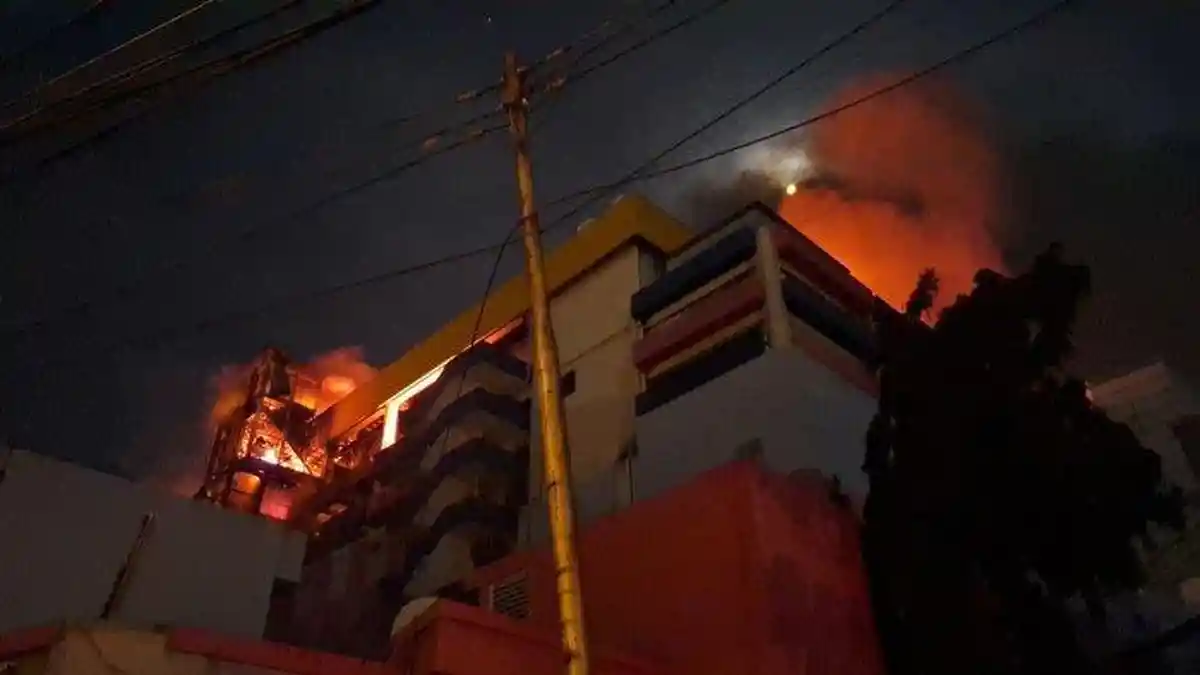 UPDATE Glodok Plaza Kebakaran, Sumber Api Diduga Berasal dari Diskotek di Lantai Tujuh