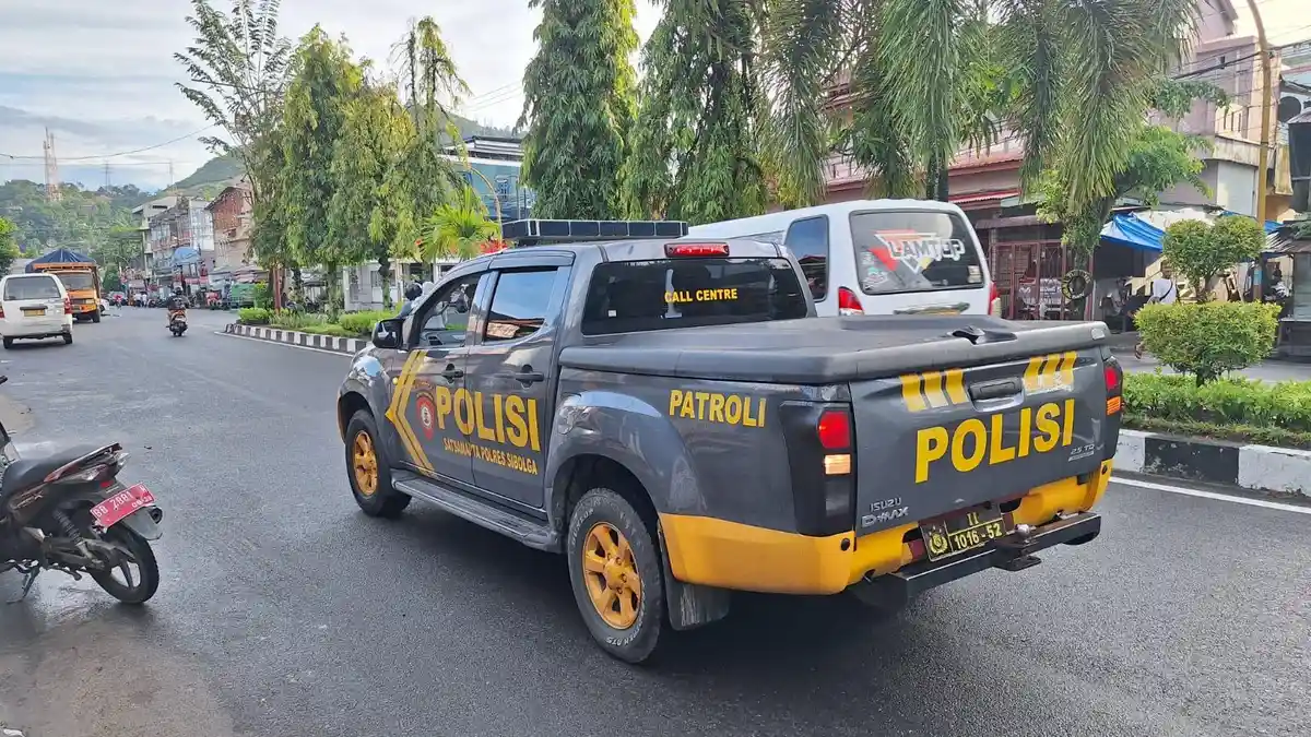 Polisi NYINYII Satuan Samapta Polres Sibolga, Laksanakan Imbauan Tertib Lalu Lintas