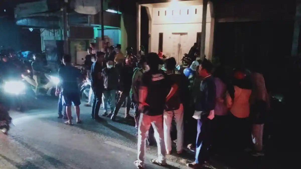 Jatuh dari Sepmor, Gadis Lhokseumawe Tertusuk Besi di Jalan Lintas Nasional 