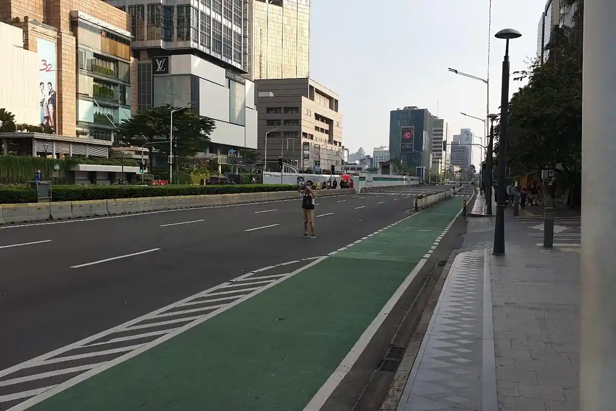 Melihat Kondisi Lengang Jalan di Jakarta Saat Hari Raya Idulfitri 1443 H