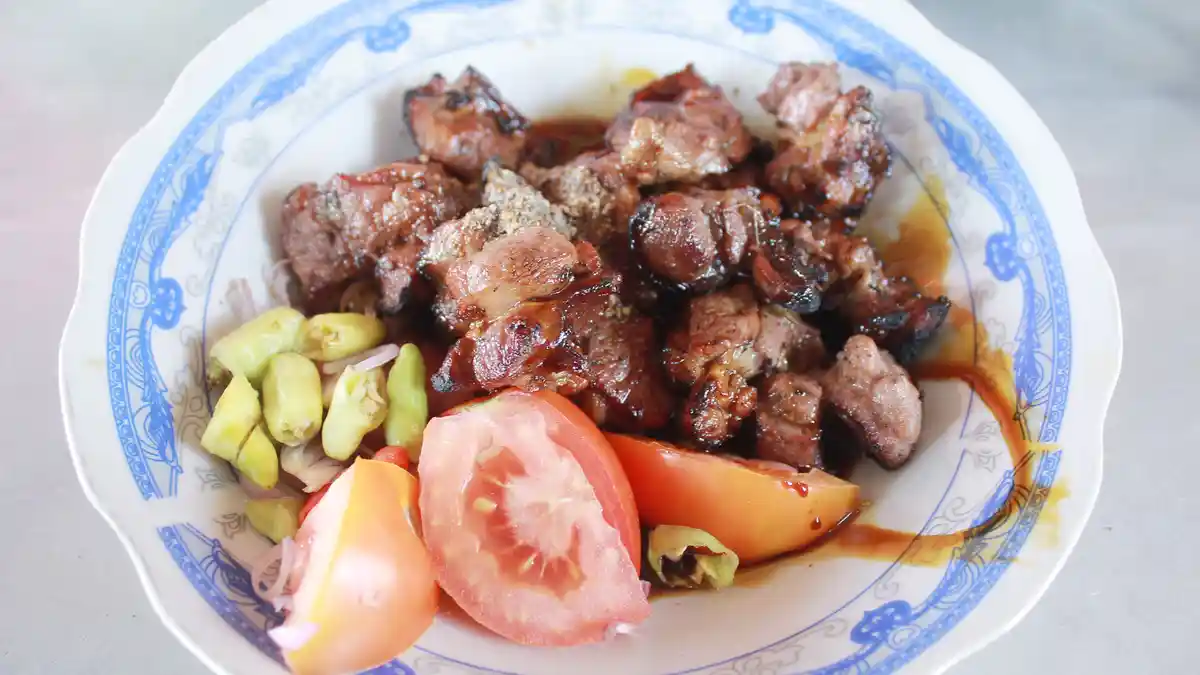 Menikmati Sate Kambing Sor Talok, Bantul: Dagingnya Segar dan Disajikan Tanpa Tusuk