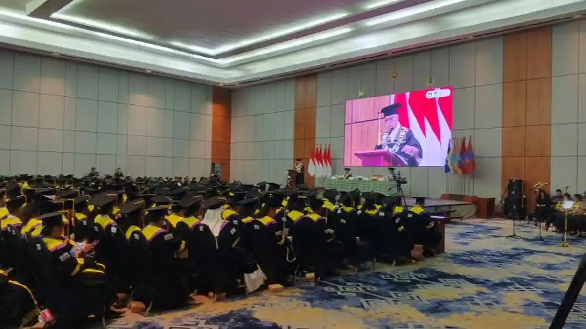 UT Kupang Wisuda 556 Lulusan Program Magister, Sarjana dan Diploma