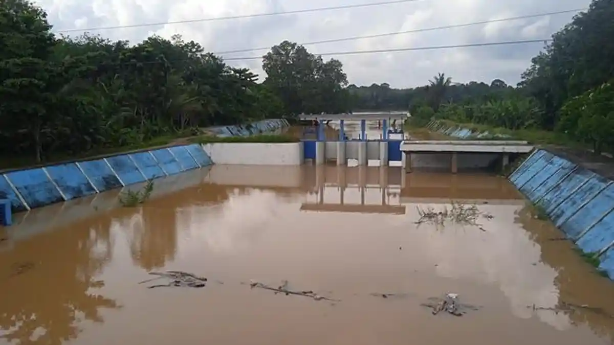 Air Sungai Batanghari Meluap, BPBD Batanghari Ingatkan Warga Harus Waspada