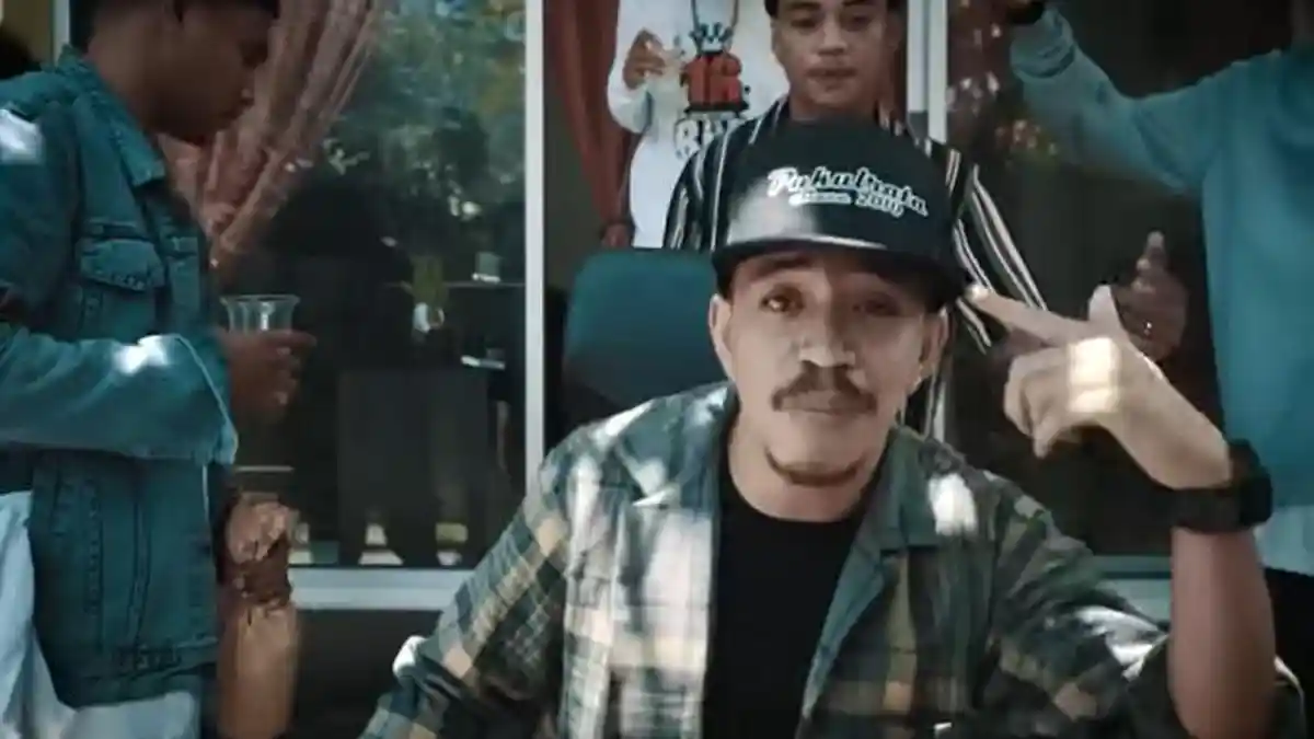 Lirik Lagu Daerah NTT dari Maumere, Rompes dari MukaRakat