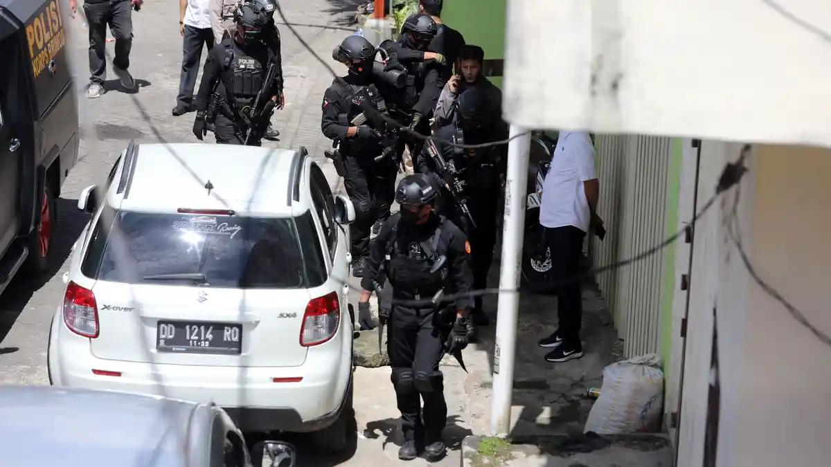 Lukman dan Istrinya Berperan Mendoktrin Aksi Jihad kepada Para Peserta Pengajian di Perumahan