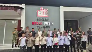 Bupati-dan-wakil-Bupati-saat-menghadiri-peresmian-1061-KDKMP.jpg