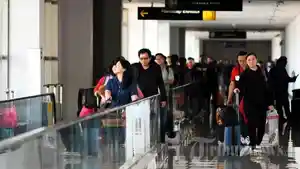 Suasana-kedatangan-penumpang-di-Terminal-2-Bandara-Juanda-Surabaya-Rabu-2212020.jpg