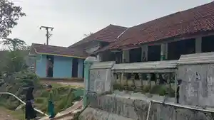 bangunan-madrasah-rusak.jpg