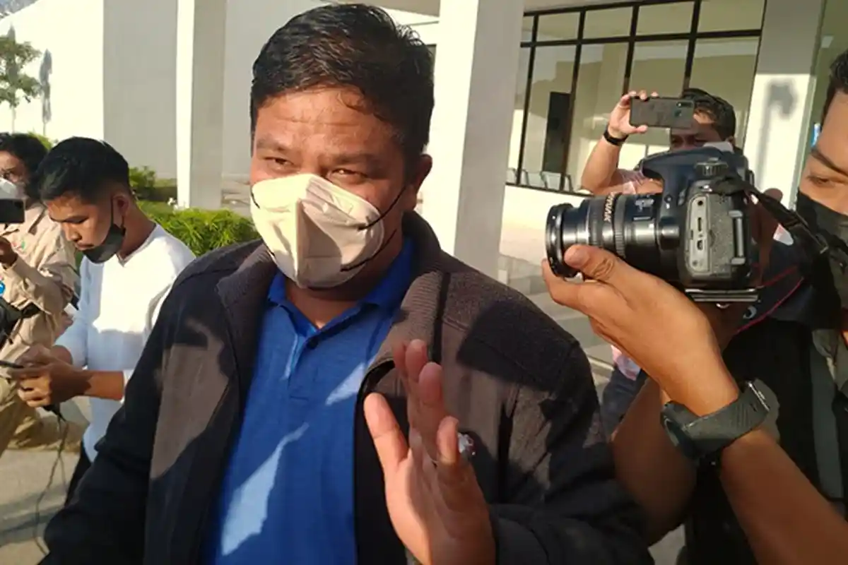 Tahu Dibuntuti KPK, Bupati Kuansing Nonaktif Andi Putra Coba Kabur dan Ganti Plat Mobil Palsu