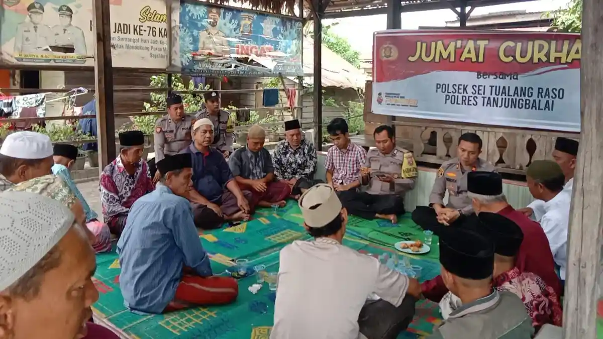 Jumat Curhat, Polsek Sei Tualang Raso Tanjungbalai Dengarkan Keluhan Warga dan Makan Siang Bersama