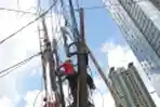 PLN Ganti Tiang Listrik 