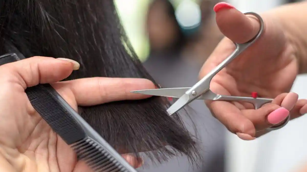 Arti Mimpi Potong Rambut Sendiri, Konon Ada Sesuatu yang Perlu Diperjuangkan, Pertanda Baik?