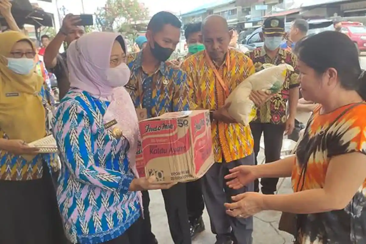 Pemkab Mempawah Jamin Kemudahan Pengurusan Dokumen Penduduk dan Ijin Bangun Korban Kebakaran