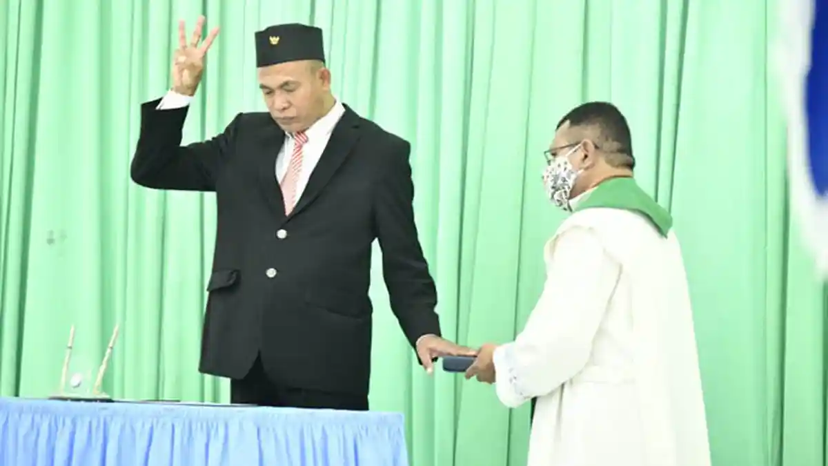 Jadi Rektor Unimor Periode 2020-2024, Nadiem Lantik Stefanus Sio Secara Virtual