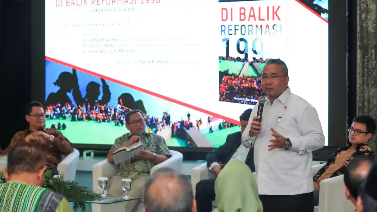 Hadiri Peluncuran Buku Laksamana Sukardi, Mendes PDTT Ajak Move On
