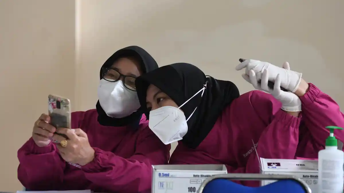 Kasus Harian Covid-19 Kembali Melonjak Hampir 50 Ribu