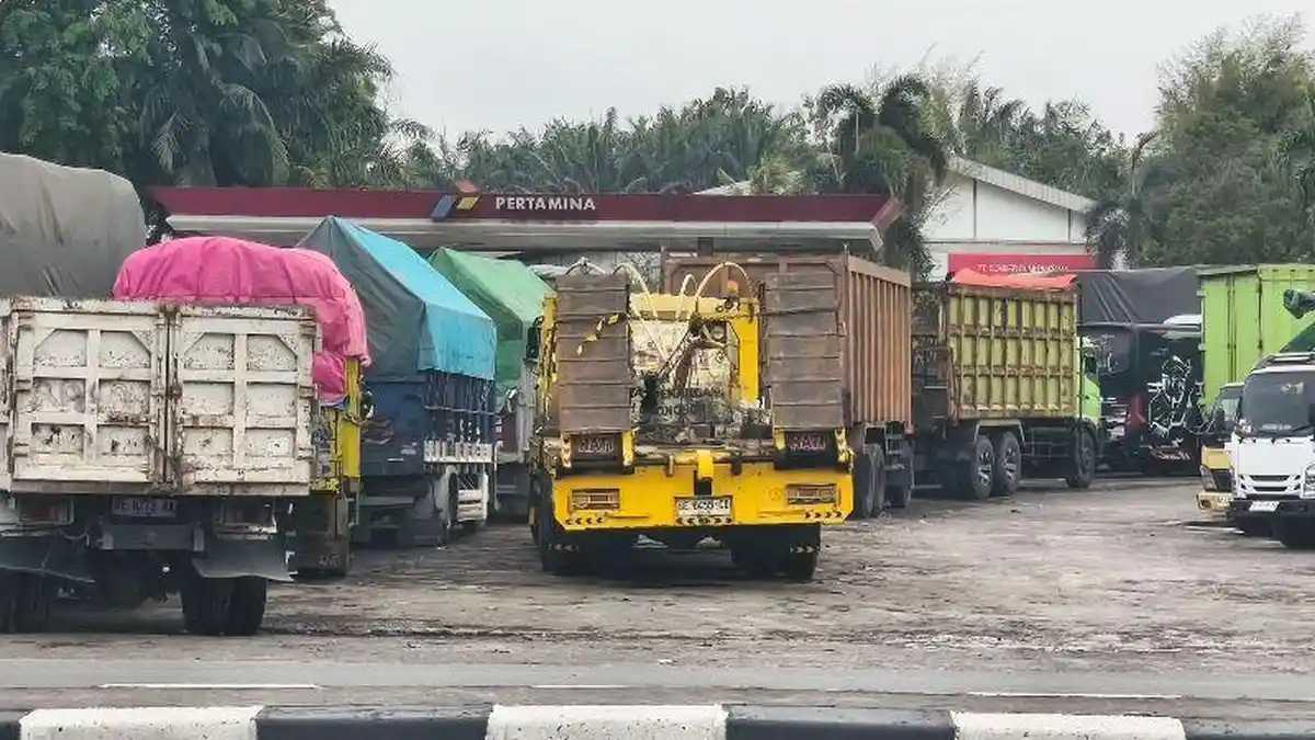 Satpol PP Ungkap Dugaan Penyebab Antrean Biosolar di Bandar Lampung ...