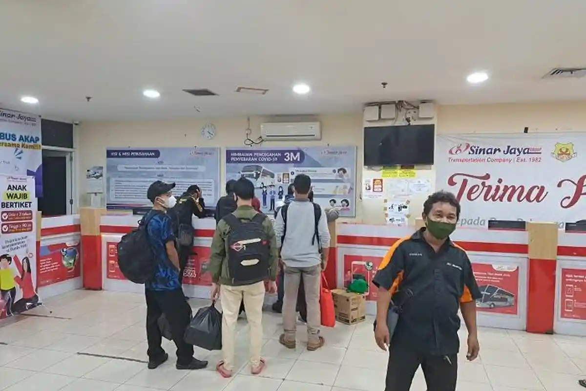 Mulai Hari Ini Harga Tiket Bus di Terminal Pulo Gebang Naik Hingga 100 Persen