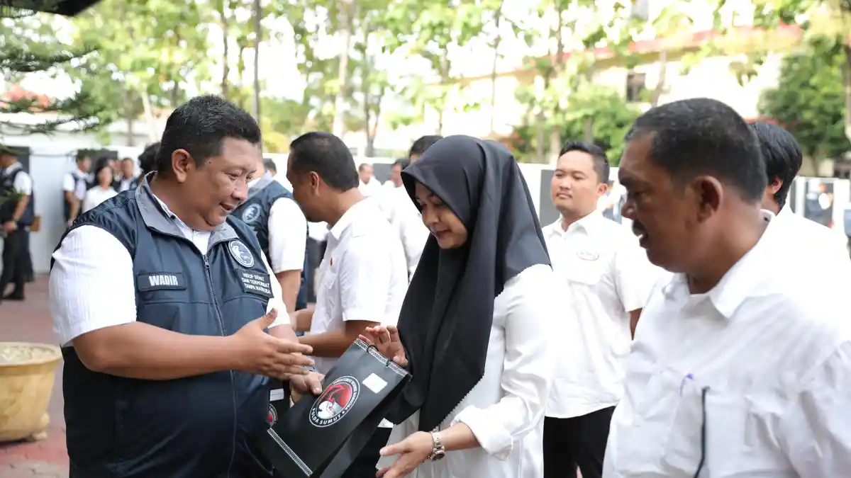 Ungkap Produksi Ilegal Liquid Vape Berbahaya, Personel Ditresnarkoba Diberi Penghargaan