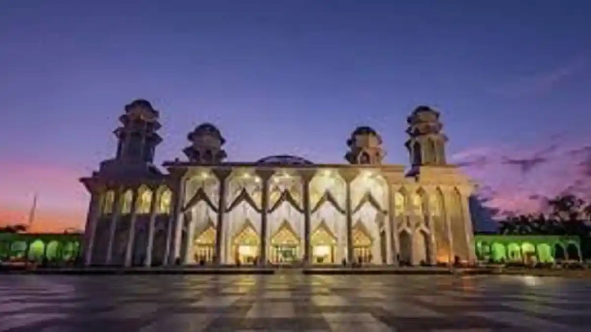 Masjid Agung Al Kautsar Kendari Jadi Pilihan Ngabuburit Jelang Puasa Ramadan