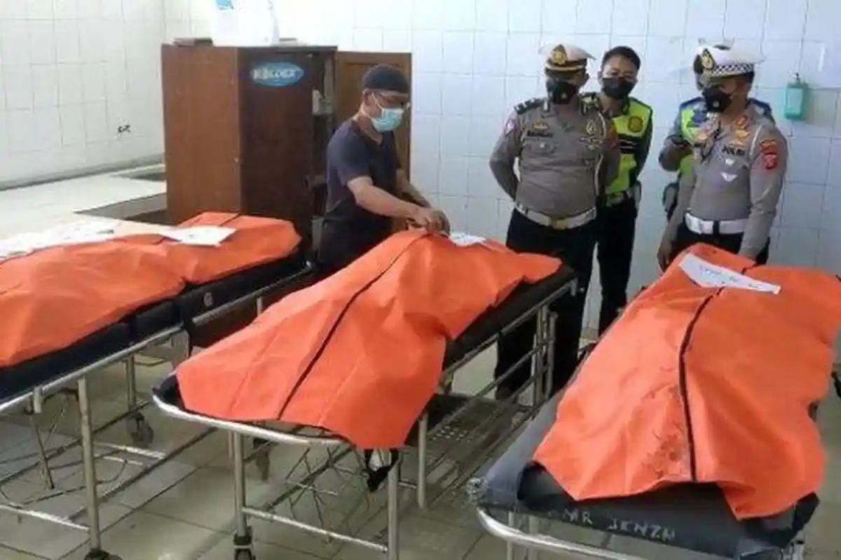 Kecelakaan Maut di Tol Cipali, 3 Orang Tewas di Tempat, Polisi Kejar Supir Truk