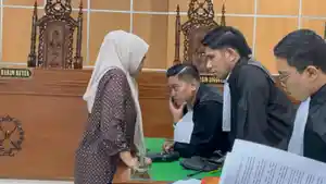 20260427-Penasihat-Hukum-Dayang-Donna-Hendrik-Kusnianto.jpg
